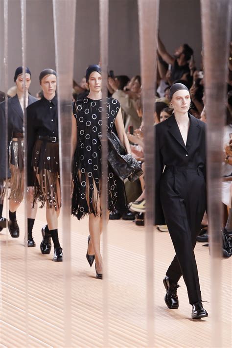 prada previsioni|Prada Spring 2025 Review: A Bolt of Fashion Lightning .